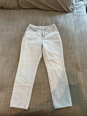 Madewell Straight-Leg Jeans in Light Cream Wash